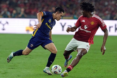 Báo quốc tế đánh giá cao cầu thủ Việt Nam sau khi rực sáng trước Man Utd