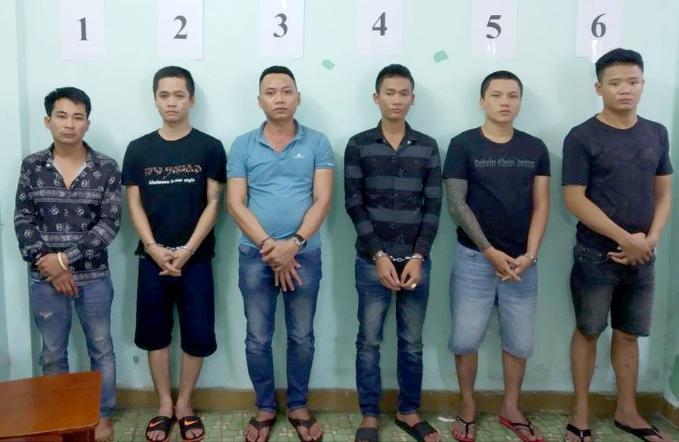 Đi đòi nợ, băng nhóm cho vay nặng lãi chém đứt tay nam thanh niên - 1 Đi đòi nợ, băng nhóm cho vay nặng lãi chém đứt tay nam thanh niên - 1