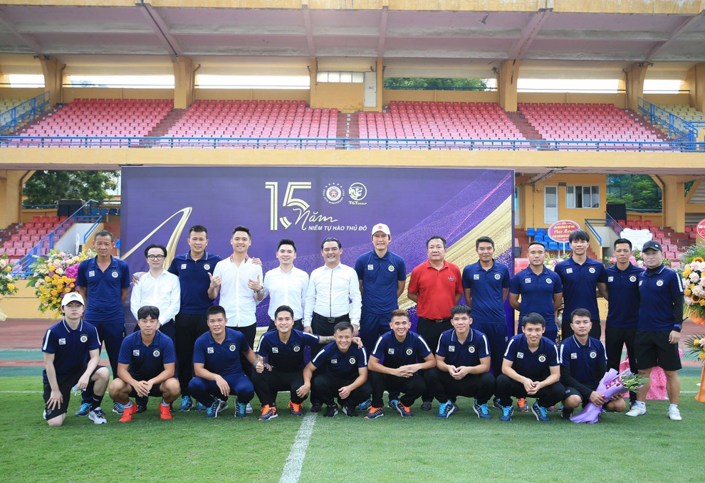 Kỷ niệm 15 năm CLB bóng đá Hà Nội - 2 Kỷ niệm 15 năm CLB bóng đá Hà Nội - 2