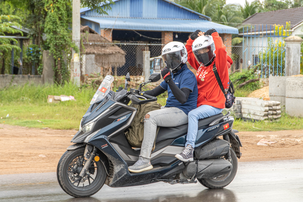 Chàng trai giúp mẹ U60 thực hiện ước mơ phượt Campuchia 1.000km bằng xe máy - 3