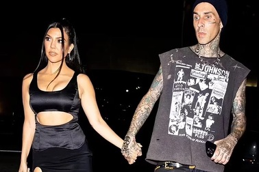 Nhờ Kourtney, chồng cũ Hoa hậu Mỹ "bay" trở lại sau tai nạn 13 năm trước