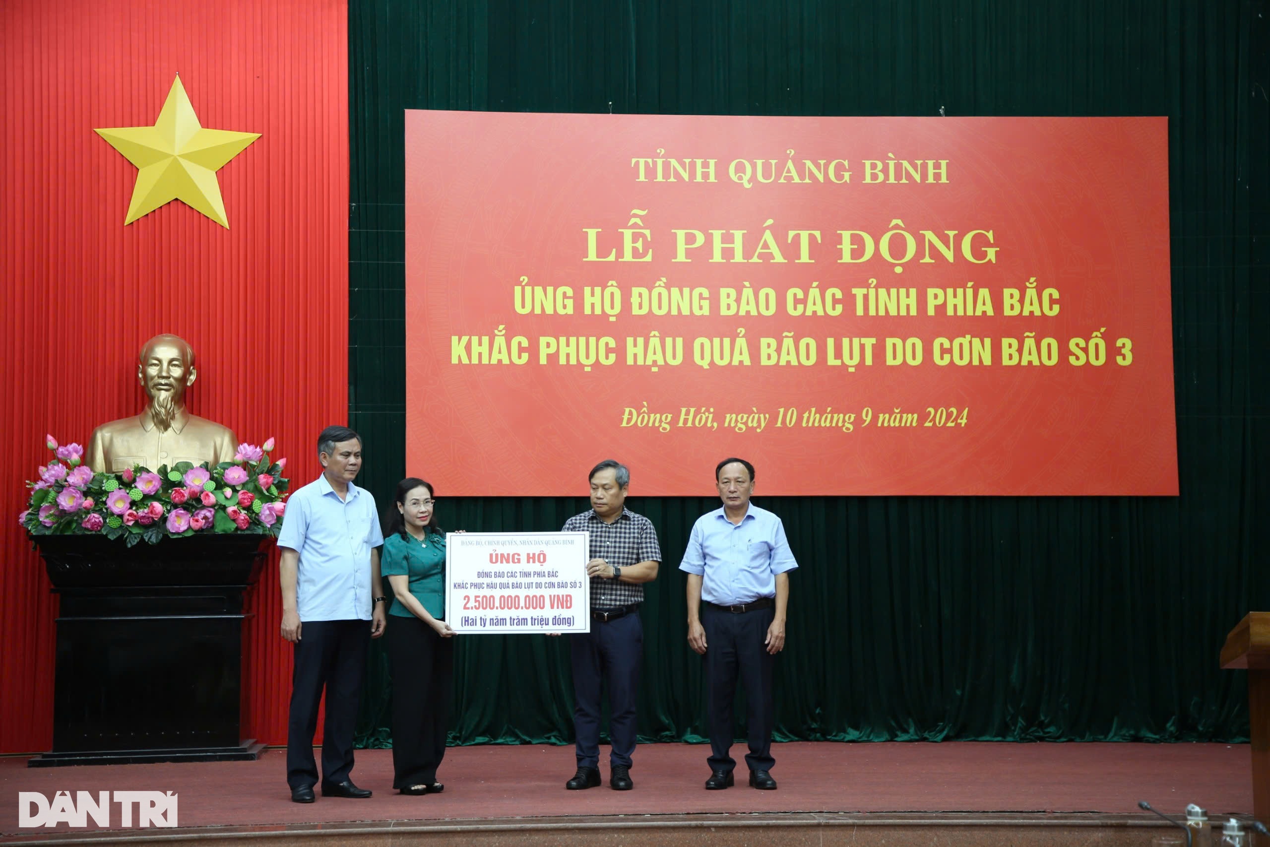 Người miền Trung gói bánh chưng, gom cá khô gửi ra vùng lũ miền Bắc - 5 Người miền Trung gói bánh chưng, gom cá khô gửi ra vùng lũ miền Bắc - 5