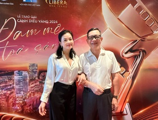 NSND Thu Quế nắm chặt tay NSƯT Phạm Cường, nhận kỷ niệm chương điện ảnh - 5