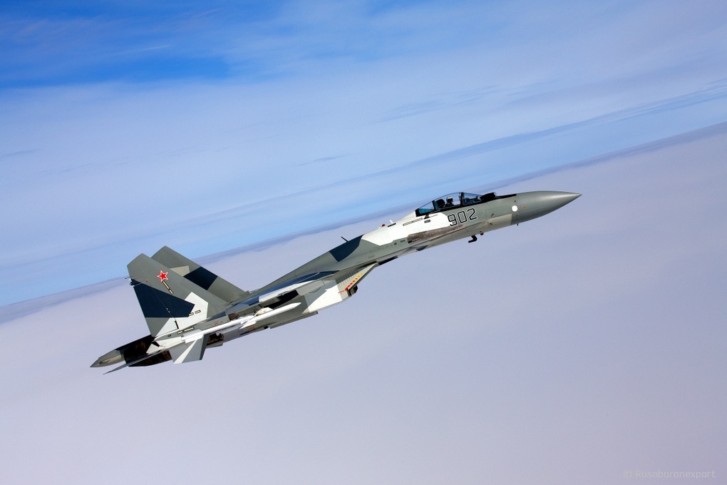 Ukraine tuyên bố bắn rơi "bóng ma bầu trời" Su-35 của Nga | Báo Dân trí