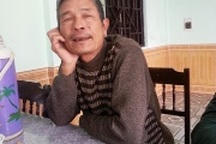 Trưởng thôn bớt xén tiền cứu trợ của dân