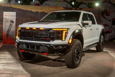 Siêu bán tải Ford F-150 Raptor R 2024 chốt giá, về Việt Nam đắt như siêu xe