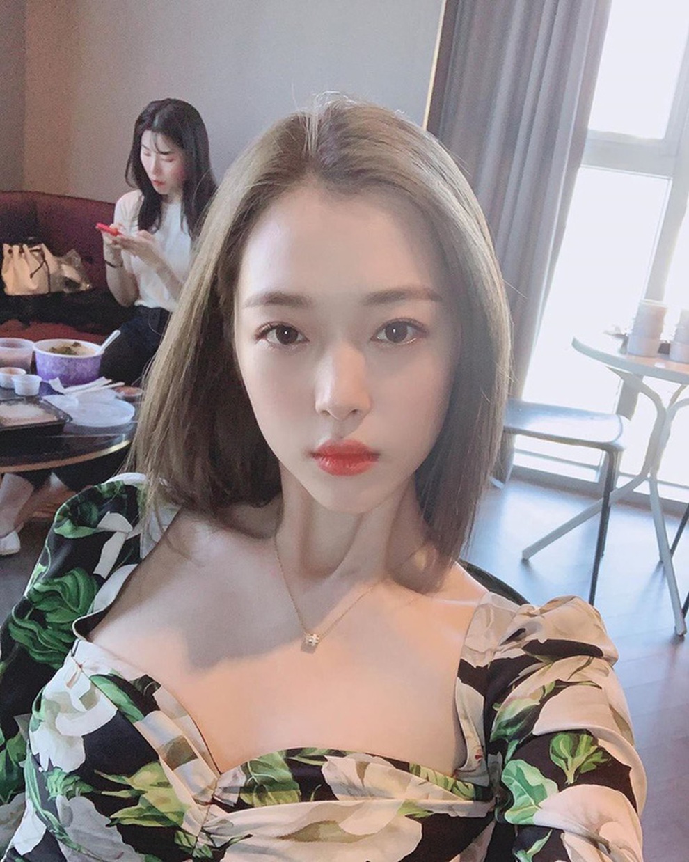 Mẹ cô Kim đụng váy với Son Ye Jin trong phim Hạ cánh nơi anh - 7 Mẹ cô Kim đụng váy với Son Ye Jin trong phim Hạ cánh nơi anh - 7