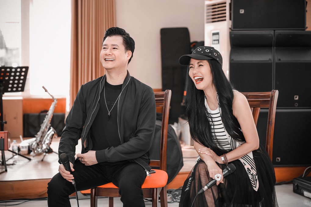 Quang Dũng: Tôi từng rất áp lực khi hát cùng Hồng Nhung - 2 Quang Dũng: Tôi từng rất áp lực khi hát cùng Hồng Nhung - 2