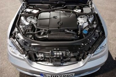 Động cơ Mercedes “dị ứng” xăng Mỹ 