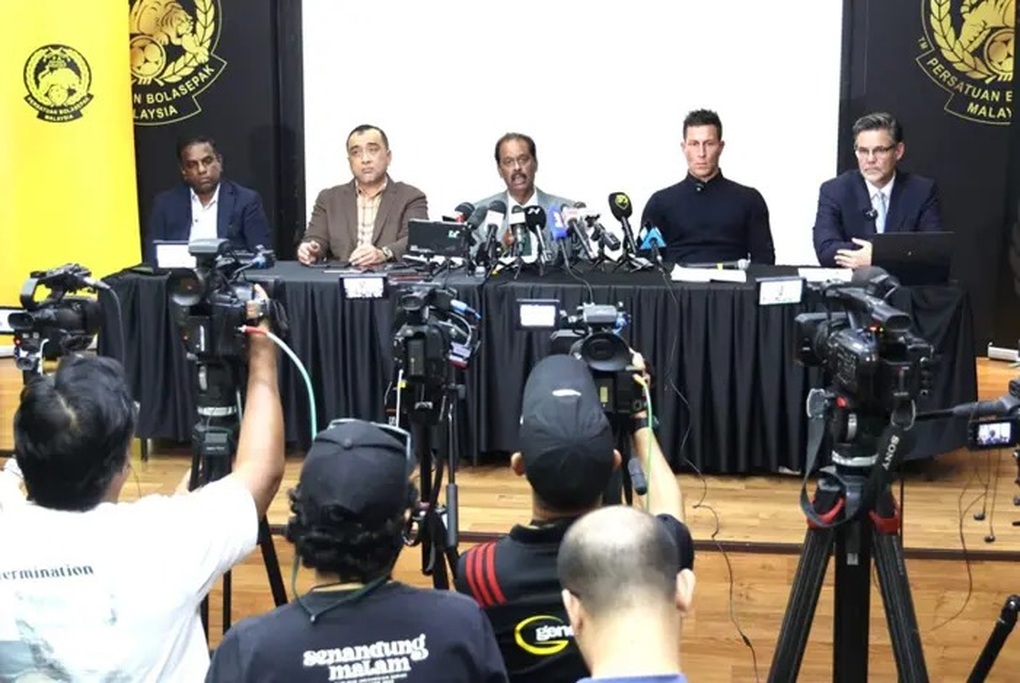 CĐV Malaysia phản ứng khi FAM né tránh làm rõ nguồn gốc cầu thủ nhập tịch - 1 CĐV Malaysia phản ứng khi FAM né tránh làm rõ nguồn gốc cầu thủ nhập tịch - 1