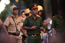 An ninh được thắt chặt từ 5h sáng tại phiên tòa Vạn Thịnh Phát