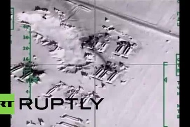 Máy bay Nga xóa sổ các kho chứa dầu của IS