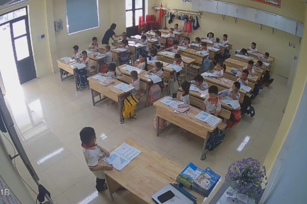 Mendisiplinkan guru dengan kesan fizikal menyebabkan belakang pelajar lebam di Thanh Hoa - 2 Kỷ luật cô giáo tác động vật lý khiến học sinh bầm lưng ở Thanh Hóa - 2