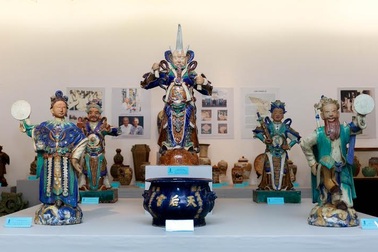 Trưng bày cổ vật Việt Nam và gốm Nam bộ