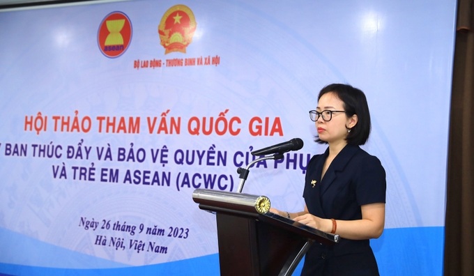 Bà Trần Thị Bích Loan, Phó Vụ trưởng Vụ Bình đẳng giới phát biểu khai mạc Hội thảo