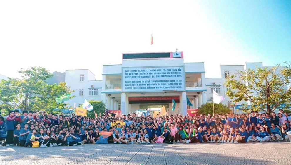 Nữ sinh Quảng Ninh có 3 điểm 10 tốt nghiệp: Không nên so sánh để tạo áp lực - 3 Nữ sinh Quảng Ninh có 3 điểm 10 tốt nghiệp: Không nên so sánh để tạo áp lực - 3