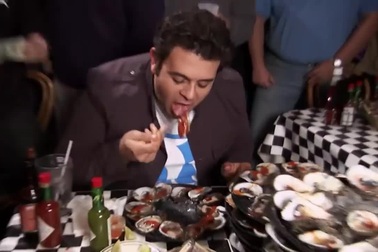 Sốc: Thực khách “chén sạch” 180 con hàu sống chưa đầy 30 phút