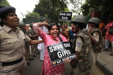 Cô gái Ấn Độ bị đánh thuốc mê và cưỡng hiếp trong bệnh viện