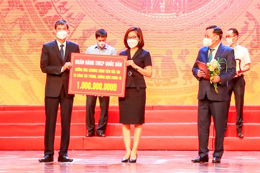 NCB ủng hộ một tỷ đồng Quỹ vắc xin và phòng chống Covid-19 TP. Hà Nội