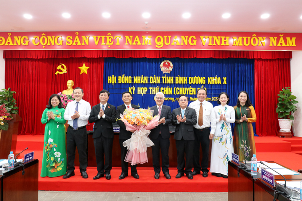 Bình Dương có tân Chủ tịch Hội đồng nhân dân tỉnh - 2 Bình Dương có tân Chủ tịch Hội đồng nhân dân tỉnh - 2