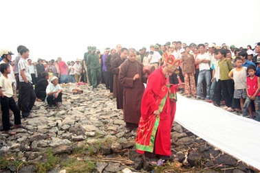Lễ cầu siêu cho 42 nạn nhân chìm đò sông Gianh