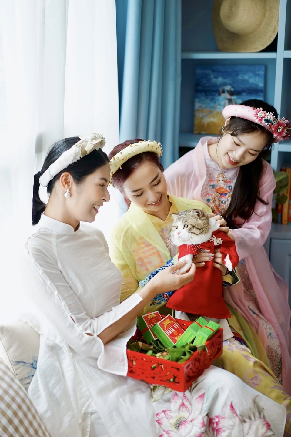Hoa hậu Ngọc Hân làm “đám cưới thế kỷ” cho... mèo - 3 Hoa hậu Ngọc Hân làm “đám cưới thế kỷ” cho... mèo - 3