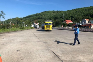 Đề nghị Bộ GTVT cấp tiền cho hơn 30 cán bộ trạm cân "10 tháng không lương"