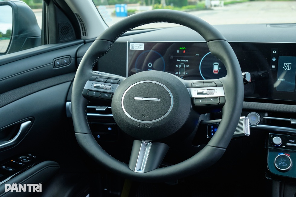 Đánh giá Hyundai Tucson: Khi xe Hàn không còn mờ nhạt về cảm giác lái - 3 Đánh giá Hyundai Tucson: Khi xe Hàn không còn mờ nhạt về cảm giác lái - 3