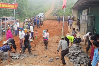 Niềm vui ở Pà Khốm.