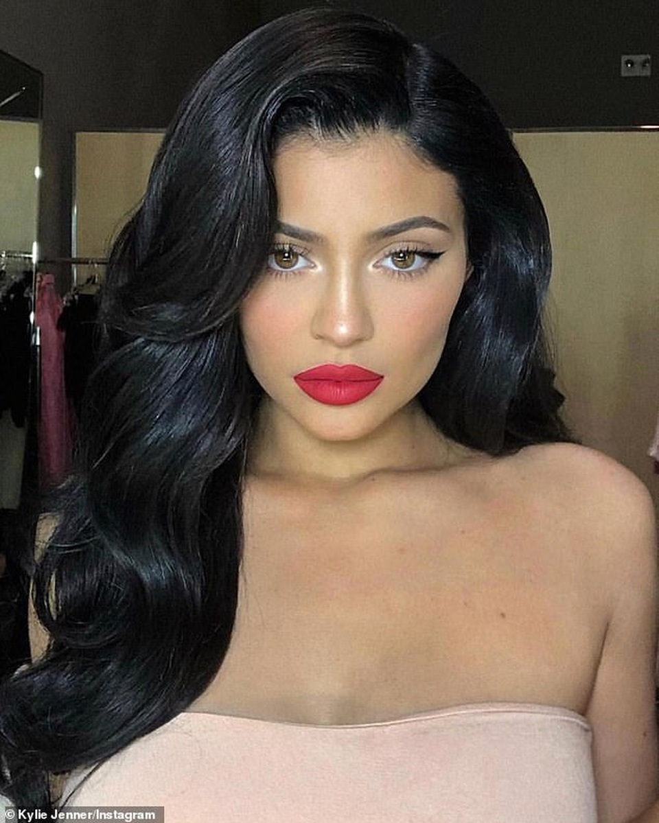 Kylie Jenner chia sẻ những bức ảnh yêu thích nhất năm 2019 - 3 Kylie Jenner chia sẻ những bức ảnh yêu thích nhất năm 2019 - 3