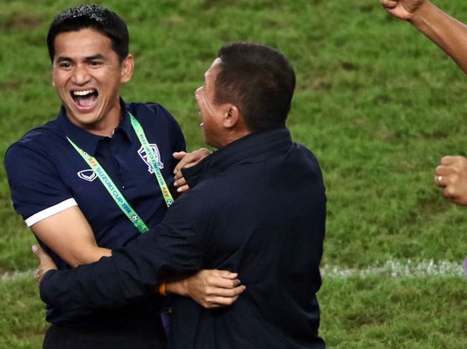 Nhìn thành công của thầy Park, báo Thái tiếc hùi hụi Kiatisak - 2