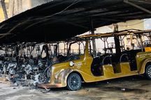 Hỏa hoạn thiêu rụi 40 xe điện du lịch ở Hội An