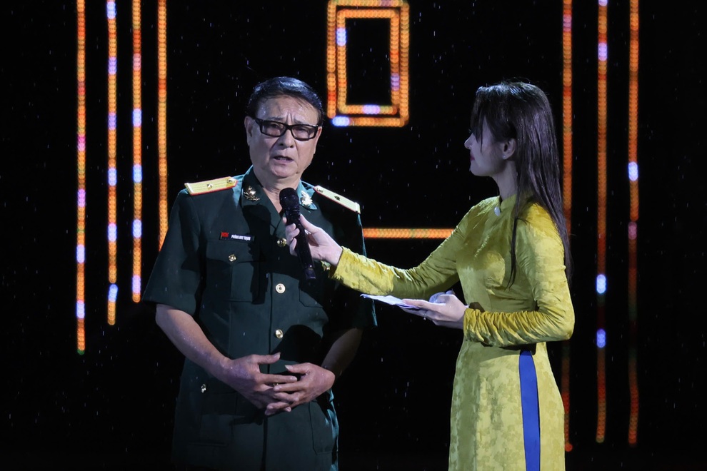 50 năm đất nước trọn niềm vui: Âm nhạc và ký ức lịch sử thắp sáng Hà Nội - 3 50 năm đất nước trọn niềm vui: Âm nhạc và ký ức lịch sử thắp sáng Hà Nội - 3