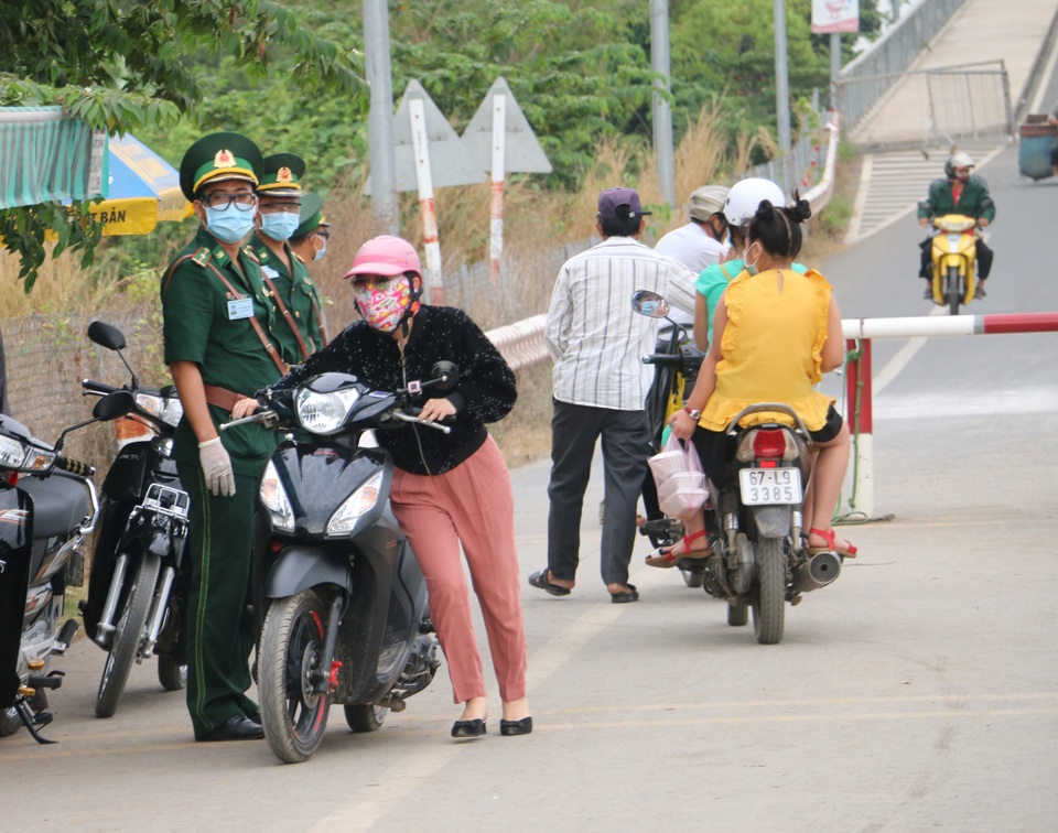 Tỉnh thành cả nước đồng loạt điều chỉnh theo cách ly xã hội giai đoạn 2 - 13 Tỉnh thành cả nước đồng loạt điều chỉnh theo cách ly xã hội giai đoạn 2 - 13