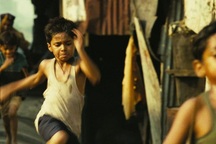 Trả tiền để được sống như “Triệu phú ổ chuột”