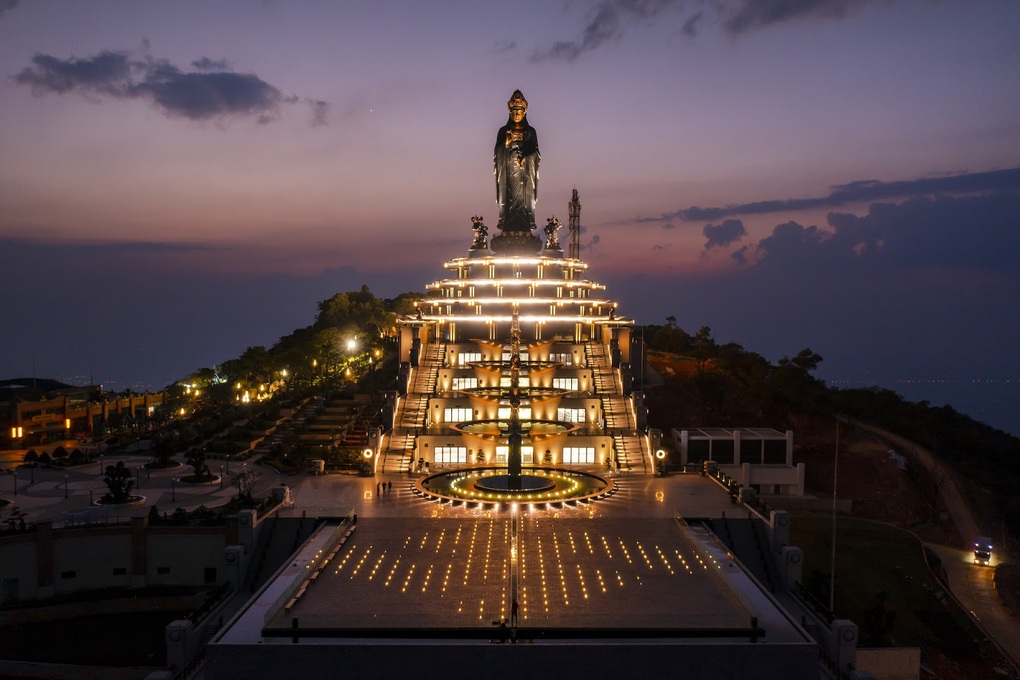 Tây Ninh: Văn hóa tâm linh thành sản phẩm du lịch đặc trưng - 5 Tây Ninh: Văn hóa tâm linh thành sản phẩm du lịch đặc trưng - 5