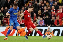 Liverpool trở lại mạch thắng, Lukaku tiếp tục cứu thầy Mourinho