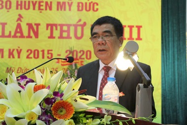 Hà Nội: Bí thư huyện “cả họ làm quan” nghỉ hưu trước tuổi