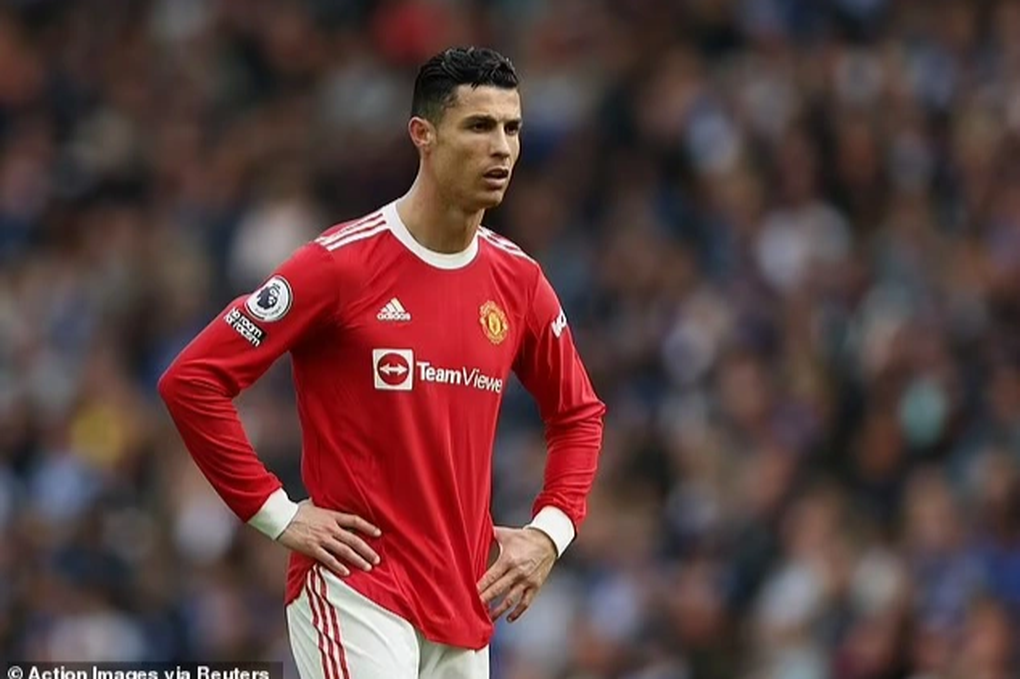 Gary Neville khuyên Man Utd xử lý gấp yêu sách của C.Ronaldo - 2 Gary Neville khuyên Man Utd xử lý gấp yêu sách của C.Ronaldo - 2