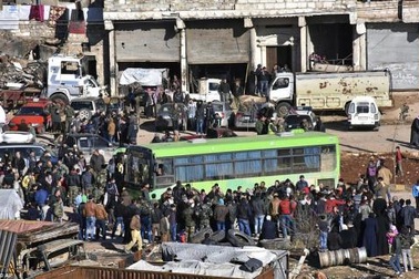Nửa vạn phiến quân rời Aleppo cùng tuyên bố của Putin