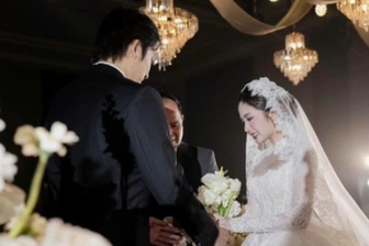 Ngọc Huyền khóc trong đám cưới với Đình Tú