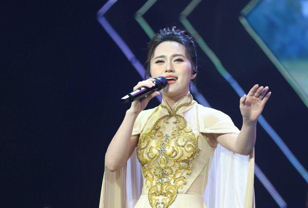 Thí sinh Tiếng hát Hà Nội hội ngộ, tái hiện ký ức tuổi thơ bằng nhạc jazz - 1 Thí sinh Tiếng hát Hà Nội hội ngộ, tái hiện ký ức tuổi thơ bằng nhạc jazz - 1