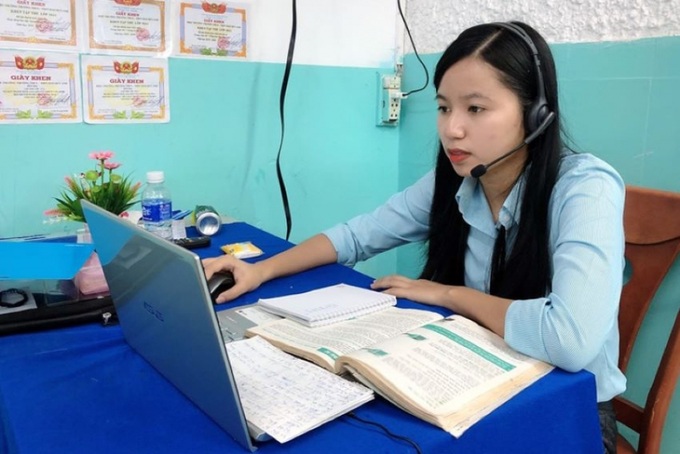 Còn nhiều thách thức cho giáo viên và học sinh trong học tập trực tuyến. Ảnh: Trần Minh.
