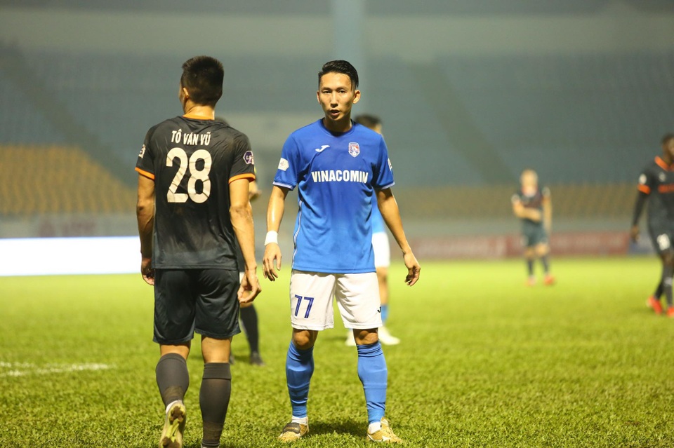 Thắng nhẹ B.Bình Dương, Than Quảng Ninh vẫn bay cao ở V-League - 2