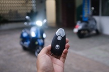 Nguy cơ mất xe Vespa GTS 300 2023 vì cơ chế "kém thông minh" của smartkey