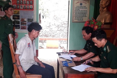 Bắt đối tượng người nước ngoài vận chuyển ma túy tổng hợp