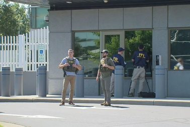 Cảnh sát Mỹ tiêu diệt tay súng xông vào văn phòng FBI