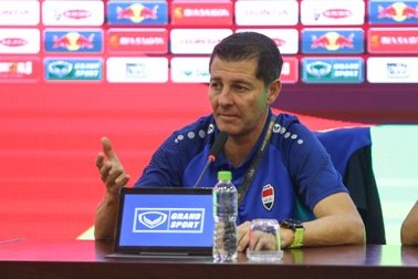 HLV Jesus Casas: "Gặp tuyển Việt Nam là thử thách khó với Iraq"