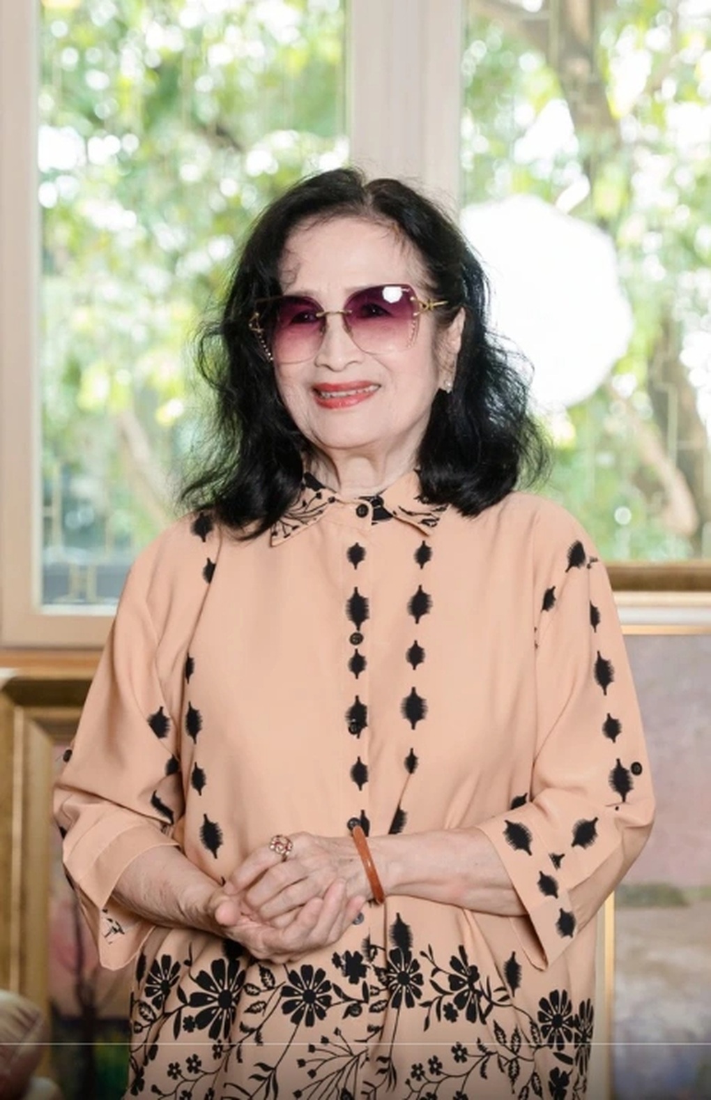 NSND Trà Giang: Bình yên tuổi 82, đấu giá tranh quý nhất ủng hộ vùng bão lũ - 3 NSND Trà Giang: Bình yên tuổi 82, đấu giá tranh quý nhất ủng hộ vùng bão lũ - 3