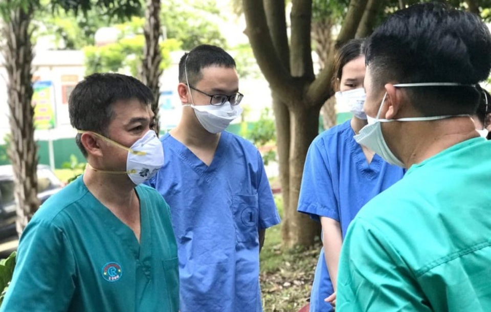 Bắc Giang: 2 ca Covid-19 nặng phải đặt ECMO, gồm thai phụ 26 tuổi - 1 Bắc Giang: 2 ca Covid-19 nặng phải đặt ECMO, gồm thai phụ 26 tuổi - 1